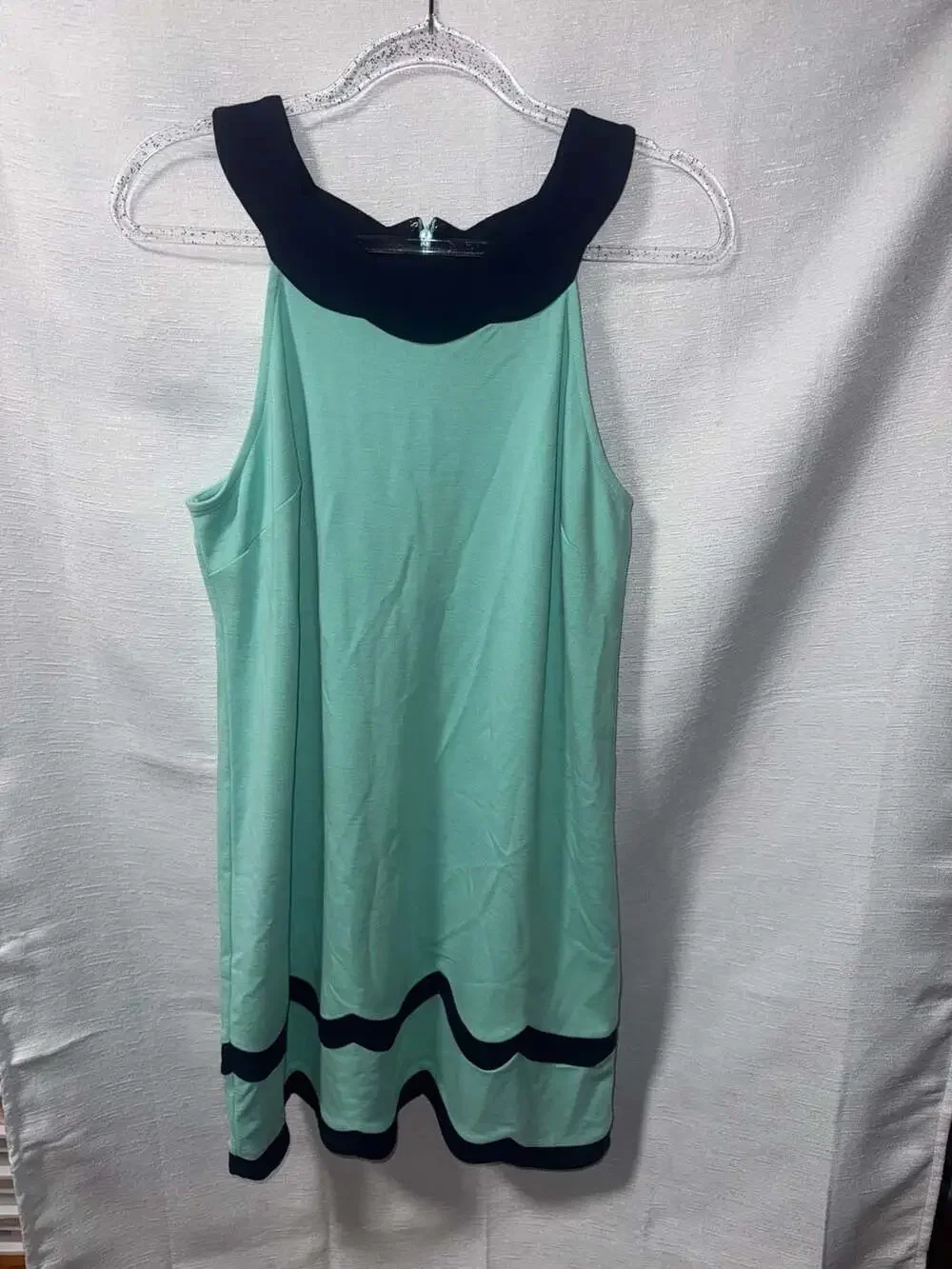 Crown & Ivy Mint Green and Navy Blue Sleeveless Scalloped Hem Mini Dress